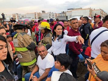 Ventarrón derriba templete en evento de Del Moral