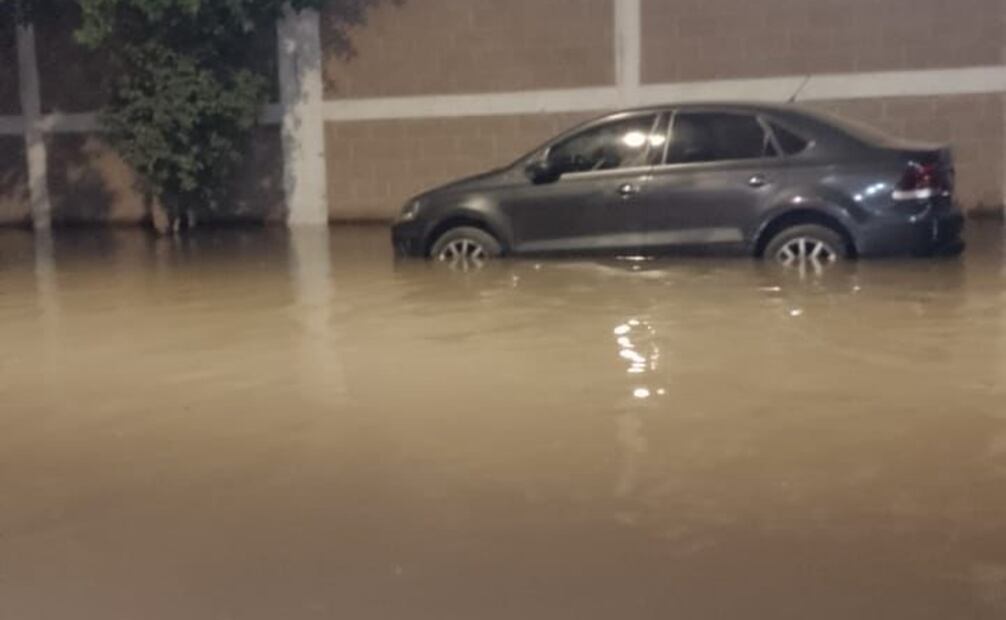 Fuga de agua Tultitlán. Foto: Especial