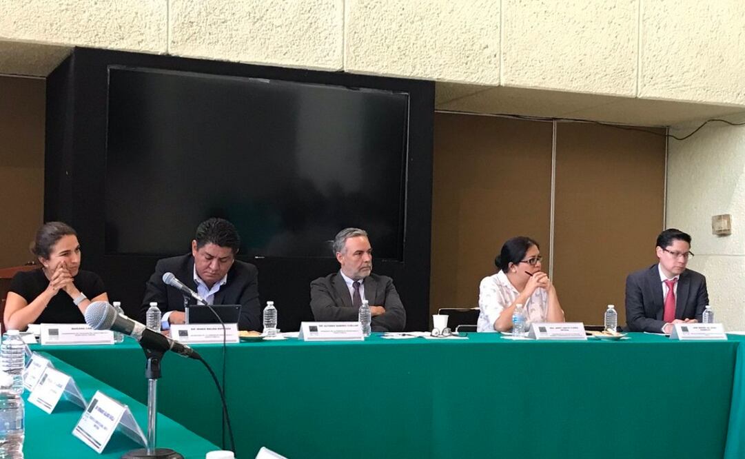 Alfonso Ramírez Cuéllar (al centro) presidente de la Comisión de Presupuesto y Cuenta Pública de la Cámara de Diputados. Foto: Especial