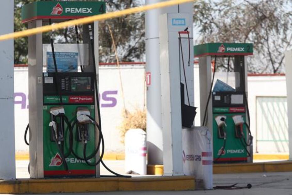 Gasolinera que “vende más barato” ¡lleva 2 años clausurada!