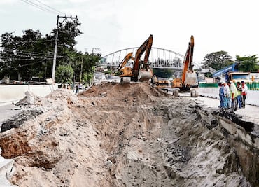 SFP sanciona a 2 más por socavón en Paso Exprés