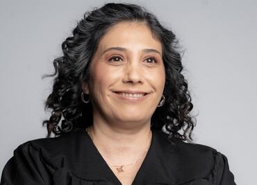 Dora Martínez amplía denuncia contra Aristegui Noticias y reportero; busca bajar notas y tuits donde la llaman "Dora la Censuradora"