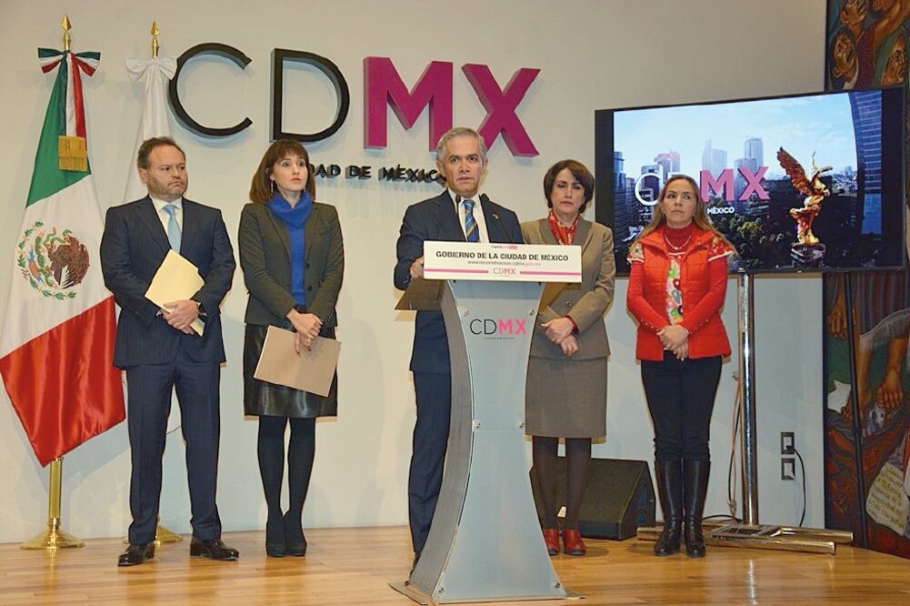 Zarife Maza, ex directora de Información del Gobierno de la Ciudad, quedó como titular de la Coordinación de Comunicación, y Evangelina Hernández, ex directora General de Equidad para los Pueblos, quedó a cargo de la Sederec (ESPECIAL)