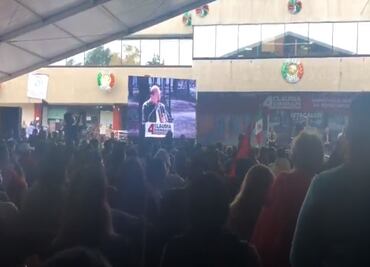 Video. Abuchean a Quintero; lo defiende Sheinbaum al iniciar su informe en Iztacalco