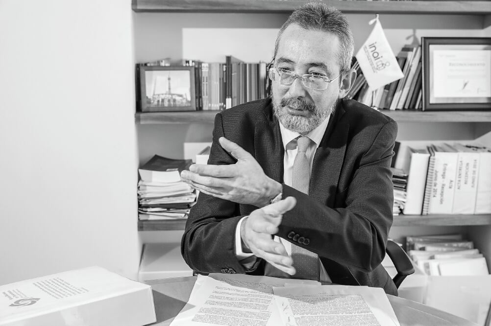 Óscar Guerra, comisionado del Inai, está a cargo del análisis de los datos solicitados por un particular a la Cancillería. (ARCHIVO EL UNIVERSAL)