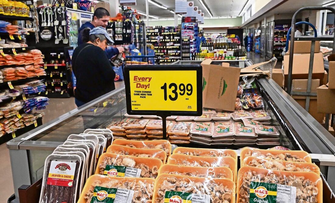 Los precios de alimentos tuvieron un incremento de 2.2% en relación a abril del año pasado, indican. Foto: de Frederic J. Brown. AFP