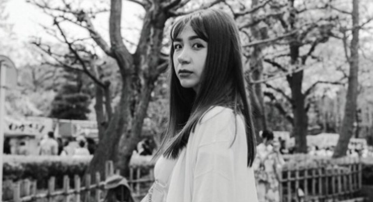 Marlene Navarro Guevara, escritora tamaulipeca cuya opera prima expone violencia familiar y estructuras sociales. Crédito: Planeta.