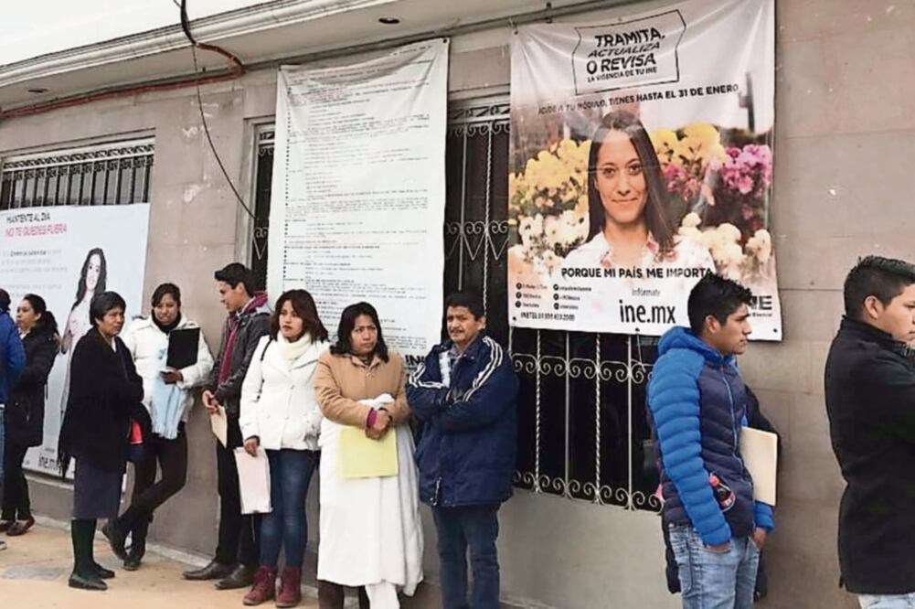 Según la autoridad electoral, hay casos de personas que buscaron integrarse a algún Consejo del INE, o ser contratados como capacitadores, pero se les halló en un padrón partidista. (ARCHIVO EL UNIVERSAL)