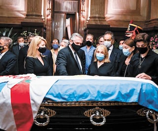 Despiden a Menem entre pesar y críticas