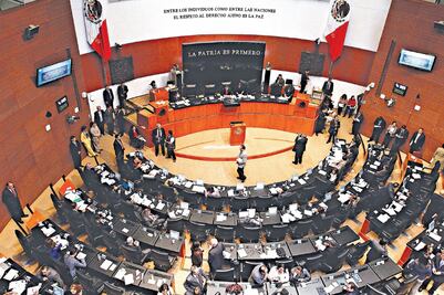 “A 100 años, se necesita reordenar Constitución”