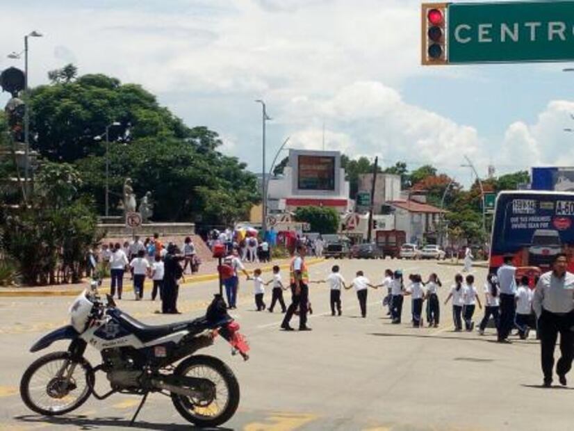 Hallan granada de fragmentación junto a escuelas en Oaxaca