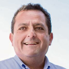 Morena da manotazo a góber de BCS