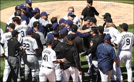 Tremenda bronca entre Padres y Rockies en Grandes Ligas