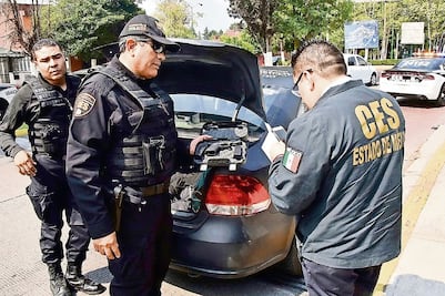 Operativo contra escoltas deja 17 detenidos en Edomex 