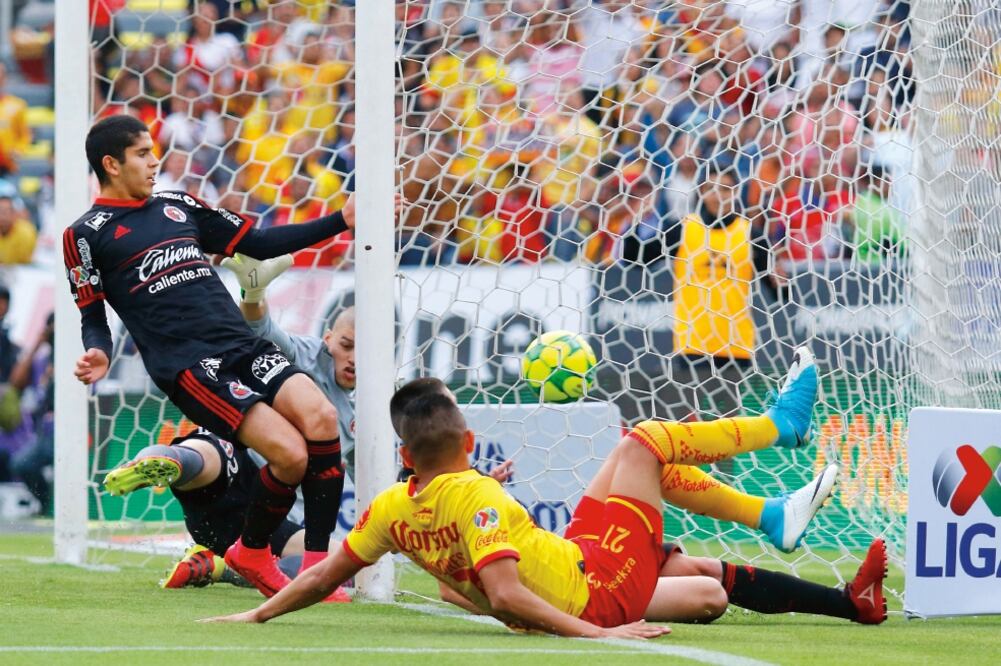 El conjunto purépecha corrió con suerte al marcar el gol, pues el balón entró de rebote (FOTOS: IMAGO7)