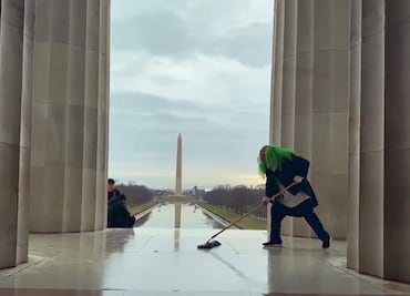 Brozo cruza la frontera y enfrenta el sueño americano