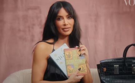 El libro de un mexicano que Kim Kardashian lee en sus viajes