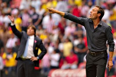 Afición pide a Van 't Schip regresar a Chivas