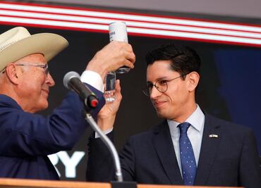 Ken Salazar celebra 247 años de Independencia de EU con “historia compartida” con México