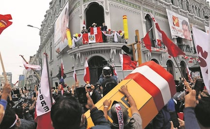 Pedro Castillo sobrevive a un año de mandato en Perú
