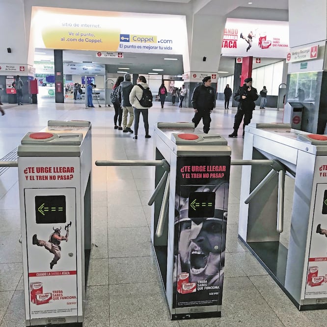 En el asalto a la taquilla de la estación Cuautitlán del Tren Suburbano no hubo lesionados ni los sujetos ingresaron a los trenes, por lo que el servicio siguió sin interrupción, reportaron representantes de la empresa ferroviaria. REBECA JIMÉNEZ