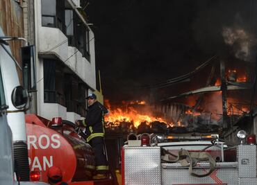 Controlan incendio en fábrica de Tenayuca