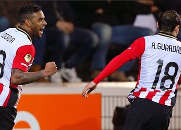 PSV gana y avanza en la Copa
