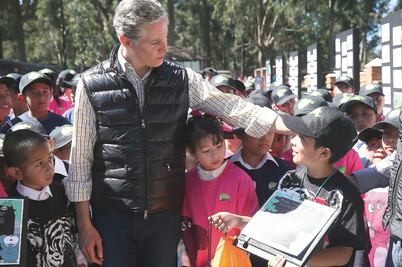 Inaugura Del Mazo nuevo albergue en zoológico