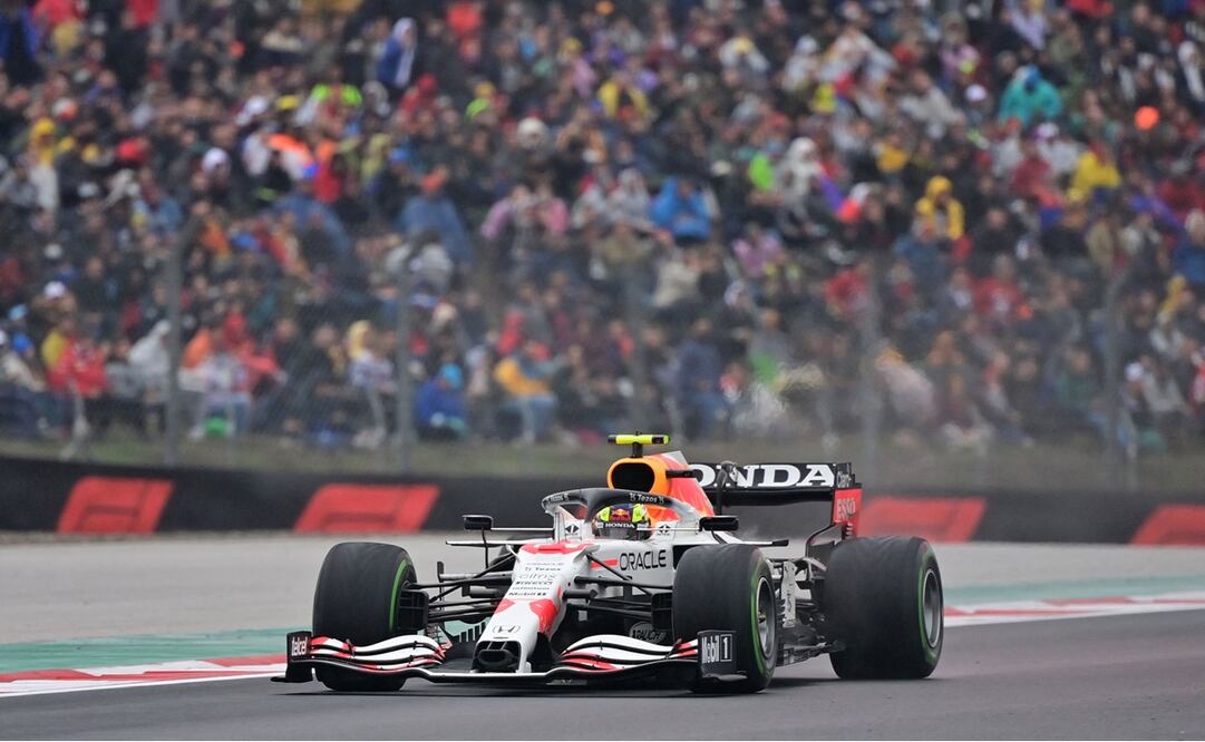 Checo Pérez: el nombre se gana en la pista