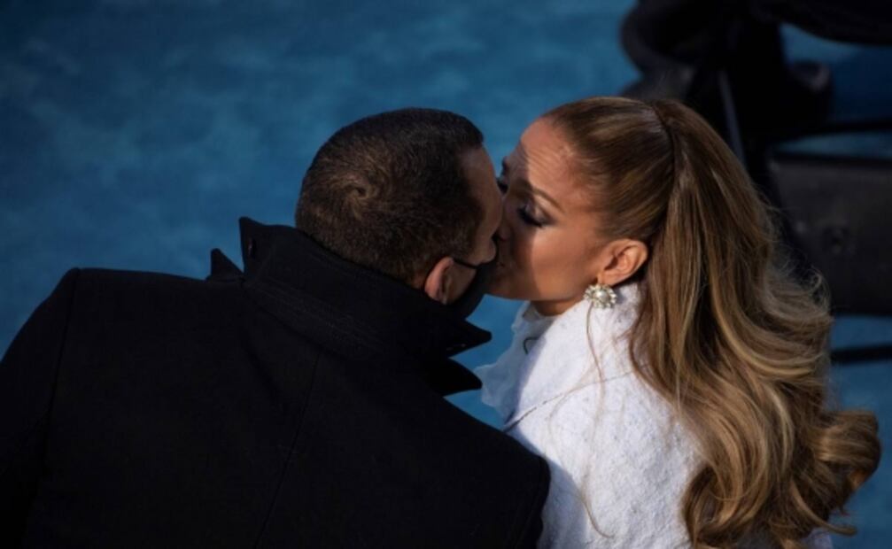 “Una nación indivisible con libertad y justicia para todos”: Jennifer Lopez