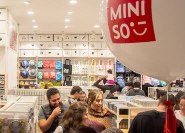 Slim concreta compra de acciones en Miniso