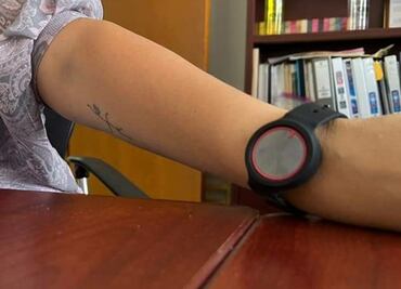 Protegen a adolescentes en situación de violencia con brazaletes de pánico en Morelos