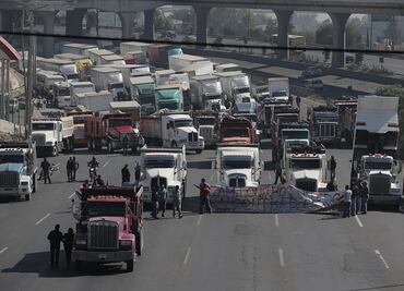 Transportistas reabren carreteras tomadas por gasolinazo