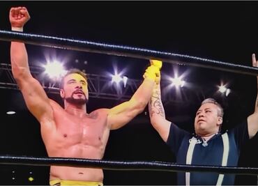 Alberto El Patrón retuvo el Megacampeonato de Triple A; dejo al Hijo del Vikingo malherido y lleno de sangre