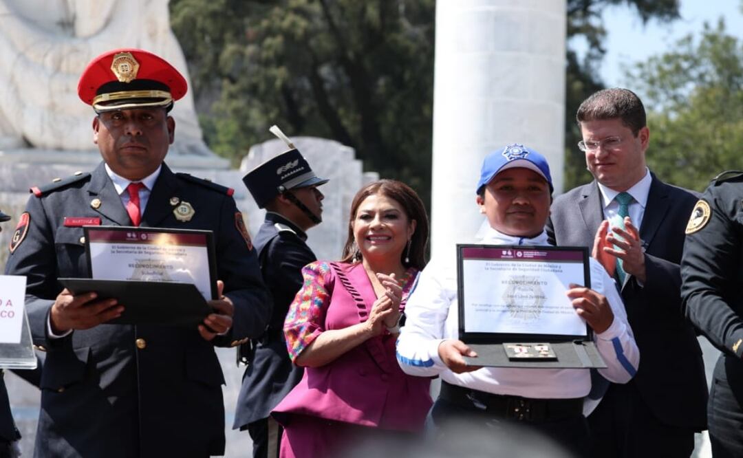Clara Brugada reconoce a policías de la SSC: “Tenemos a la mejor corporación del país”. Foto: Especial