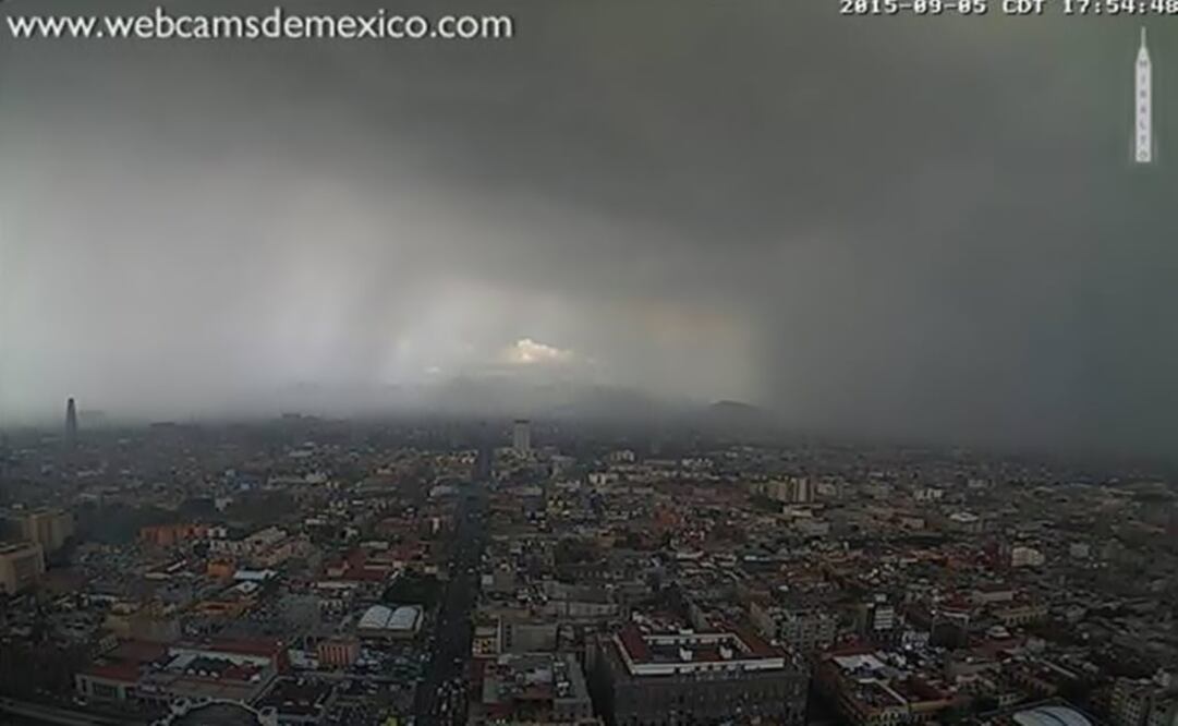The districts of Gustavo A. Madero, Miguel Hidalgo, Azcapotzalco, Benito Juárez, Iztapalapa, Iztacalco, Venustiano Carranza and Cuauhtémoc are shrouded in gray. (Photo: Taken from @webcamsdemexico)