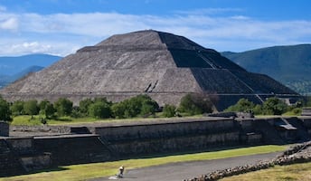 INAH desmiente daños en Teotihuacán; imágenes virales de las pirámides "nevadas" fueron alteradas digitalmente