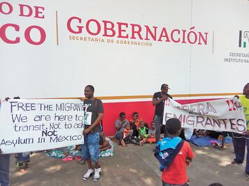 Continúa protesta de migrantes africanos y haitianos en Tapachula