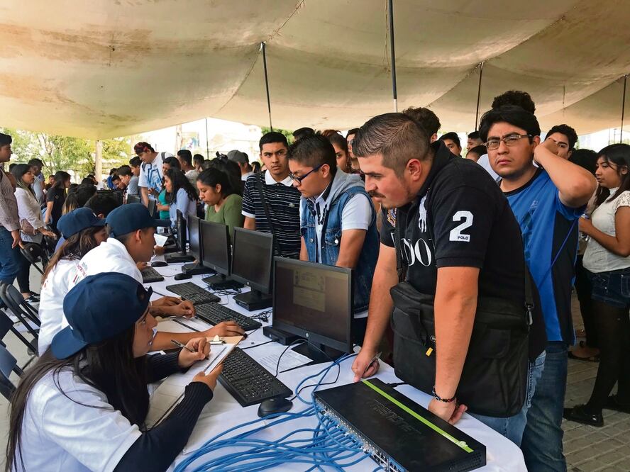 INSUFICIENTES,  LOS PROGRAMAS SOCIALES