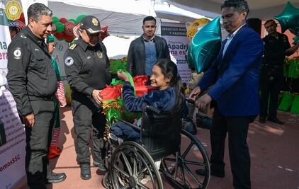 De policías a duendes de Santa Claus: agentes de la SSC dan regalos a pequeños de una casa hogar