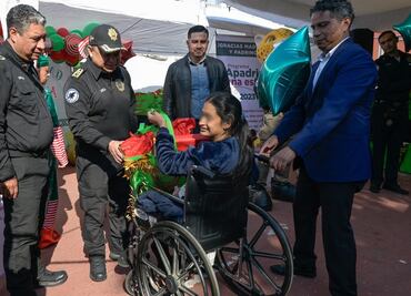 De policías a duendes de Santa Claus: agentes de la SSC dan regalos a pequeños de una casa hogar