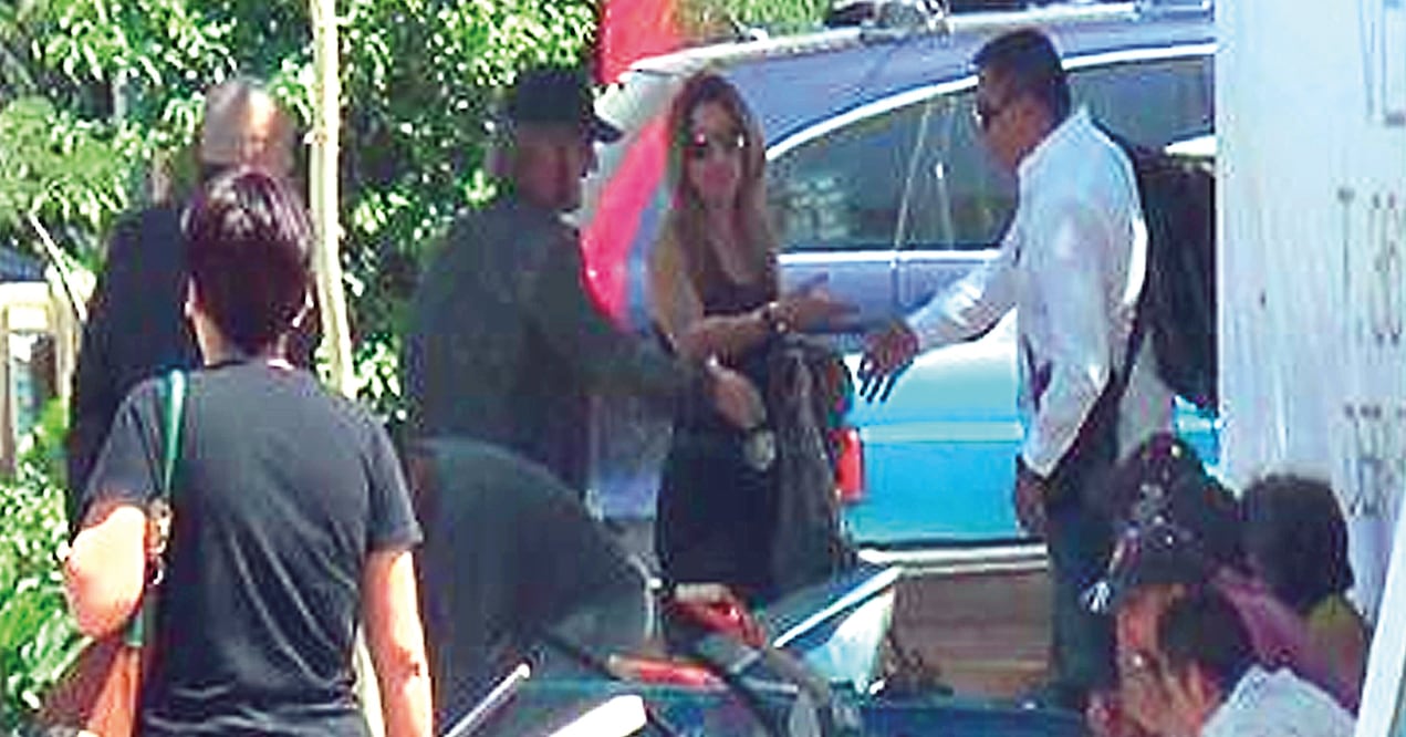 Los actores y sus acompañantes se trasladan al Hotel Villa Ganz, donde se registran, dejan su equipaje y viajan, en dos vehículos, desde Guadalajara hacia el Paraíso del Sol, ubicado en Tepic, Nayarit (ESPECIAL)