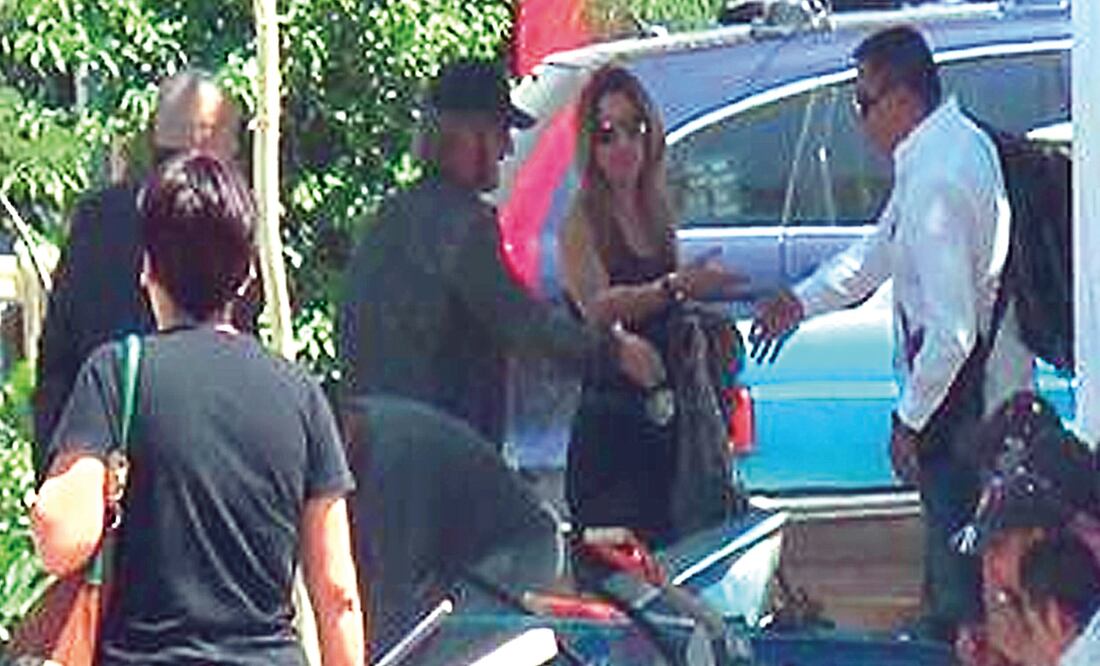 Los actores y sus acompañantes se trasladan al Hotel Villa Ganz, donde se registran, dejan su equipaje y viajan, en dos vehículos, desde Guadalajara hacia el Paraíso del Sol, ubicado en Tepic, Nayarit (ESPECIAL)