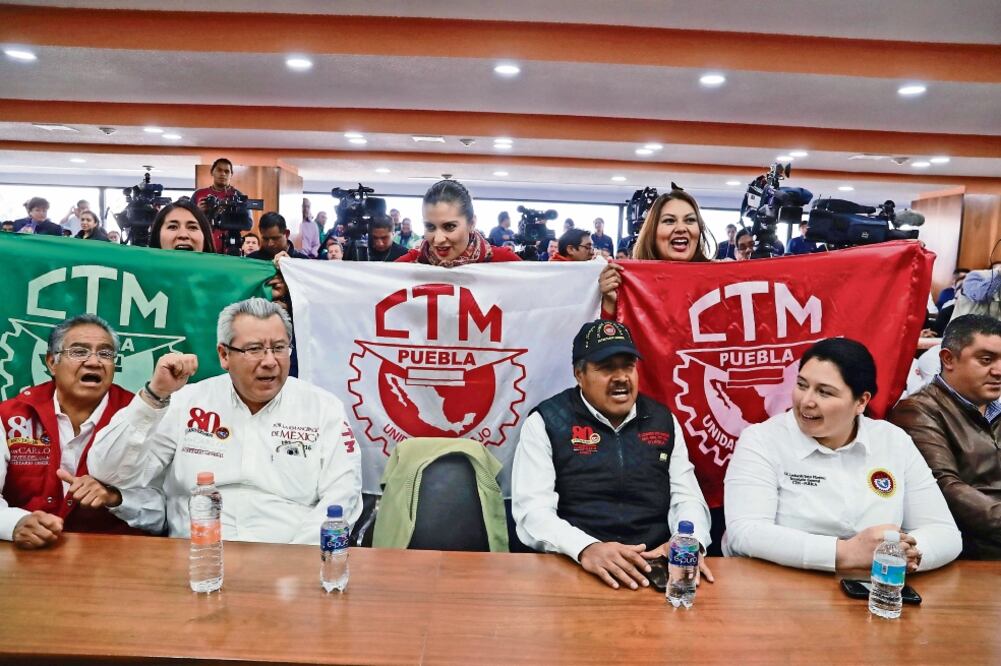 El dirigente de la CTM, Carlos Aceves, dijo que en 82 años se han alcanzado conquistas como el derecho de huelga y jornadas de ocho horas, entre otras. (ARCHIVO EL UNIVERSAL)