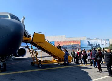 Presumen senadores de Morena y aliados vuelo en avión militar a Aeropuerto Felipe Ángeles