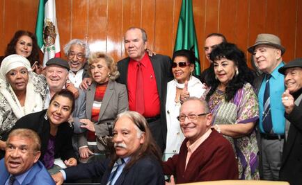 Actores brindan por Año Nuevo