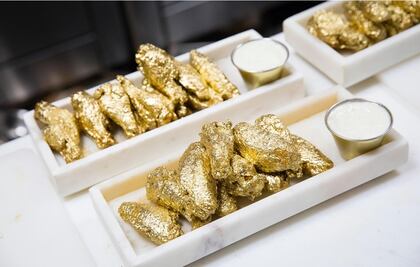 Dónde comer alitas espolvoreadas con oro