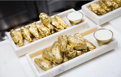 Dónde comer alitas espolvoreadas con oro