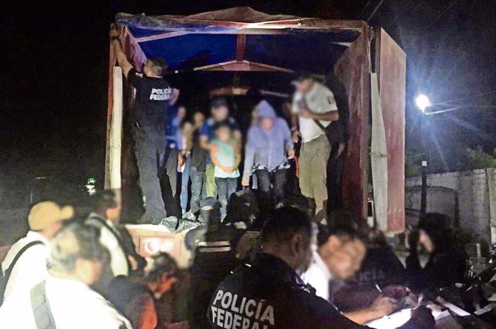 En el tráiler iban 77 adultos guatemaltecos, 62 menores de edad, una persona de El Salvador, seis de Honduras y tres de Nicaragua. Foto: ESPECIAL