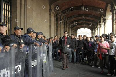 Maestros protestan en la SCJN